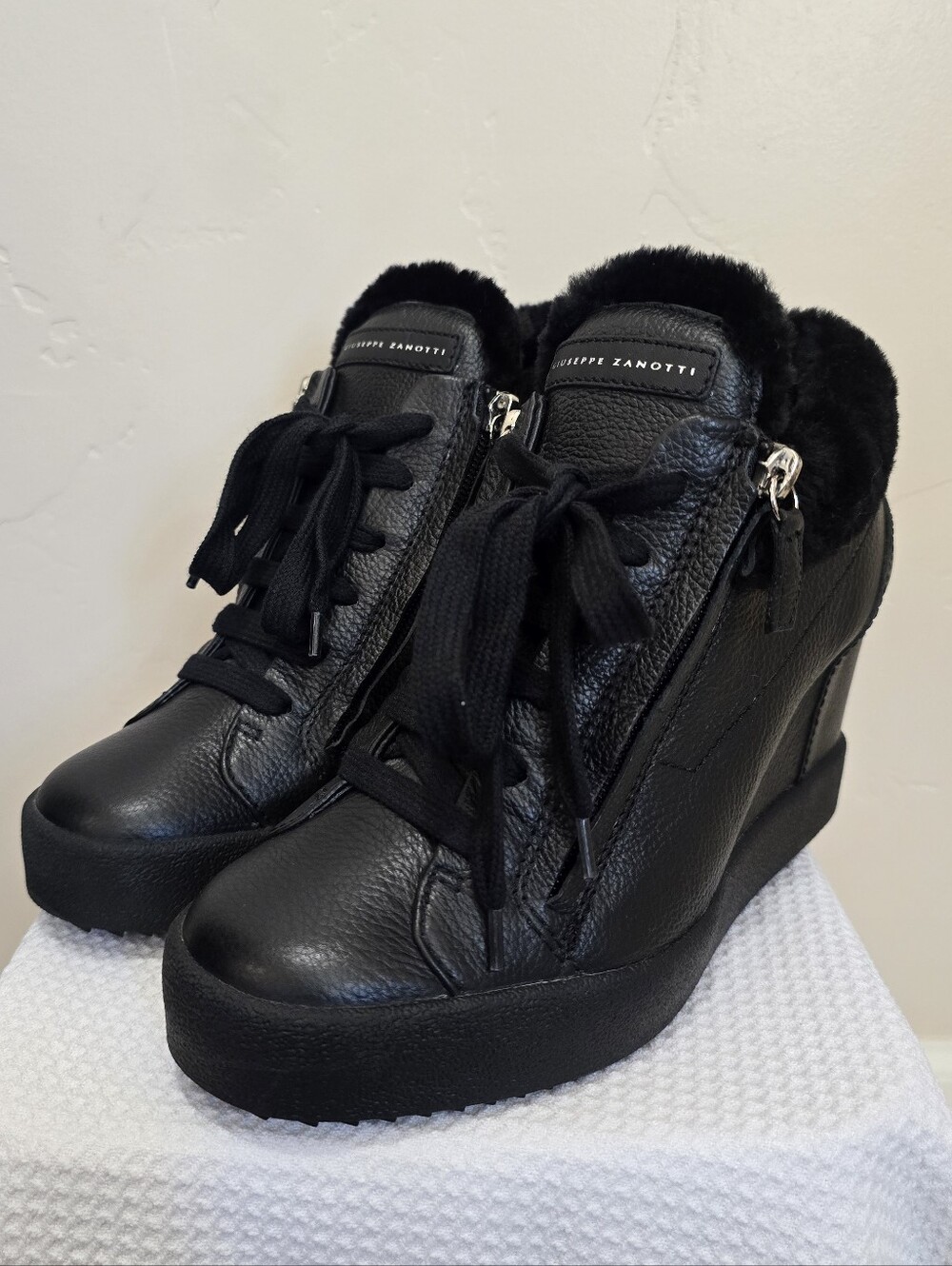 Giuseppe Zanotti Women’s Size 41.5 ADDY Wedge Shearling Sneakers Shoes Unworn